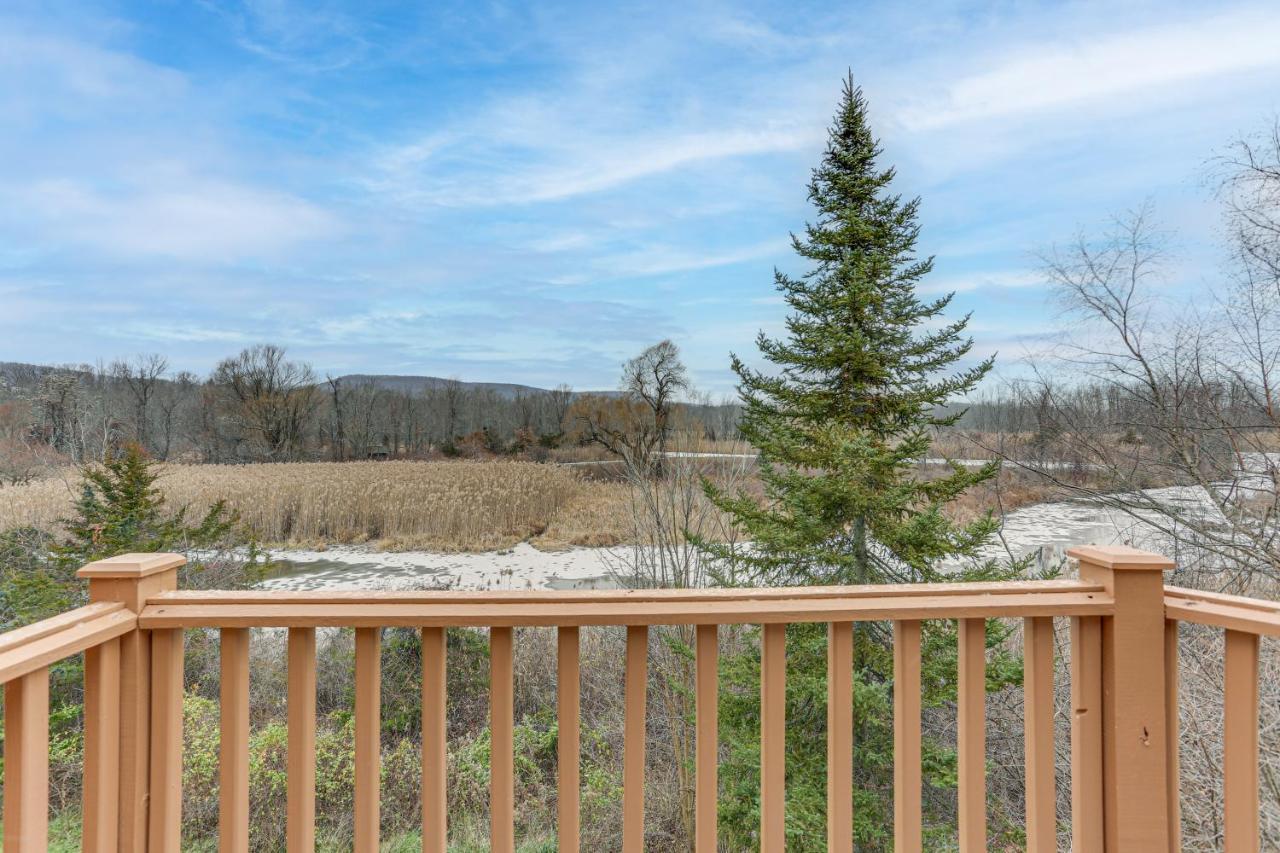 Spacious Condo With View Less Than 1 Mi To Mtn Creek Resort! Вернон Экстерьер фото