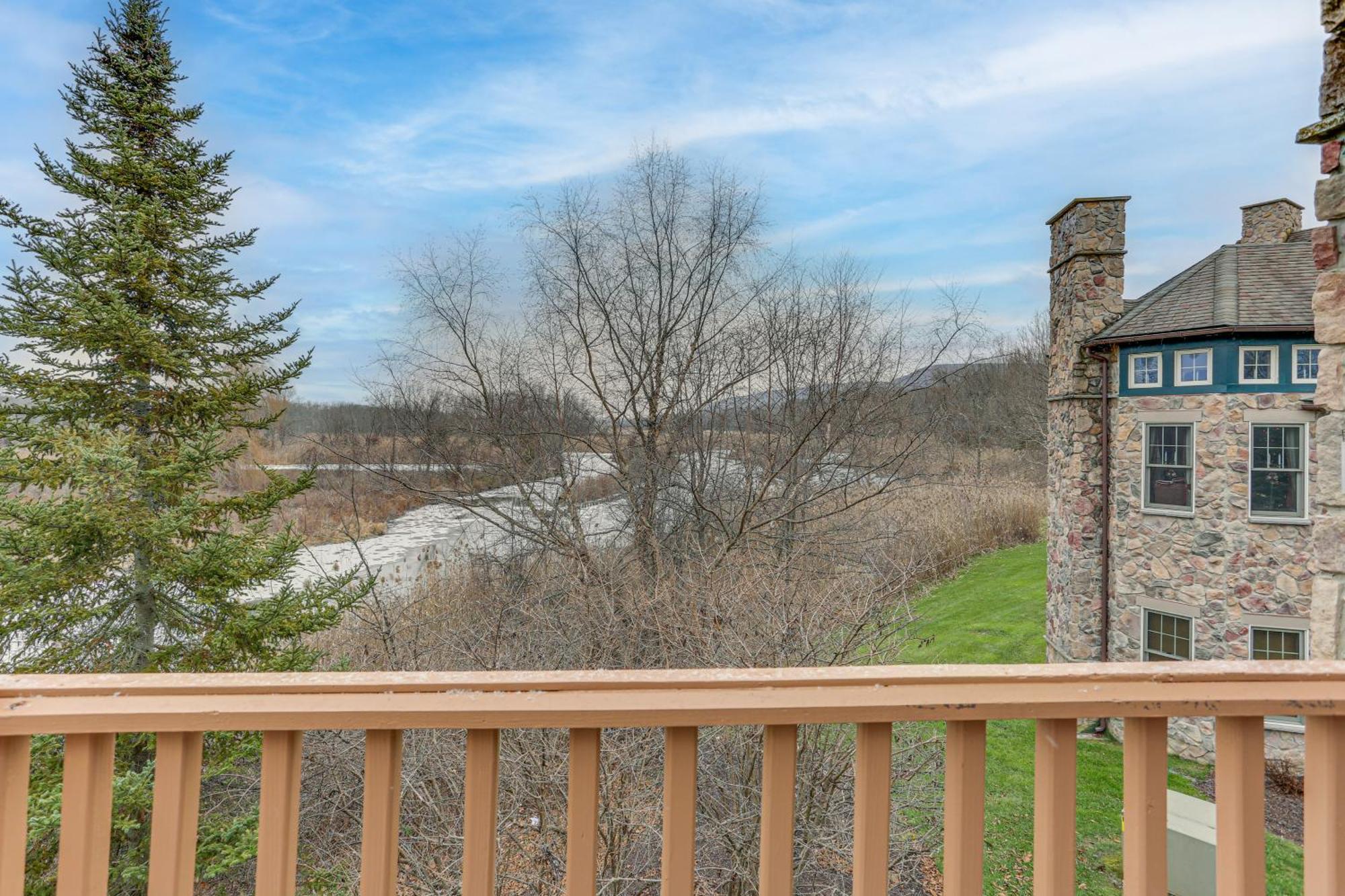 Spacious Condo With View Less Than 1 Mi To Mtn Creek Resort! Вернон Экстерьер фото