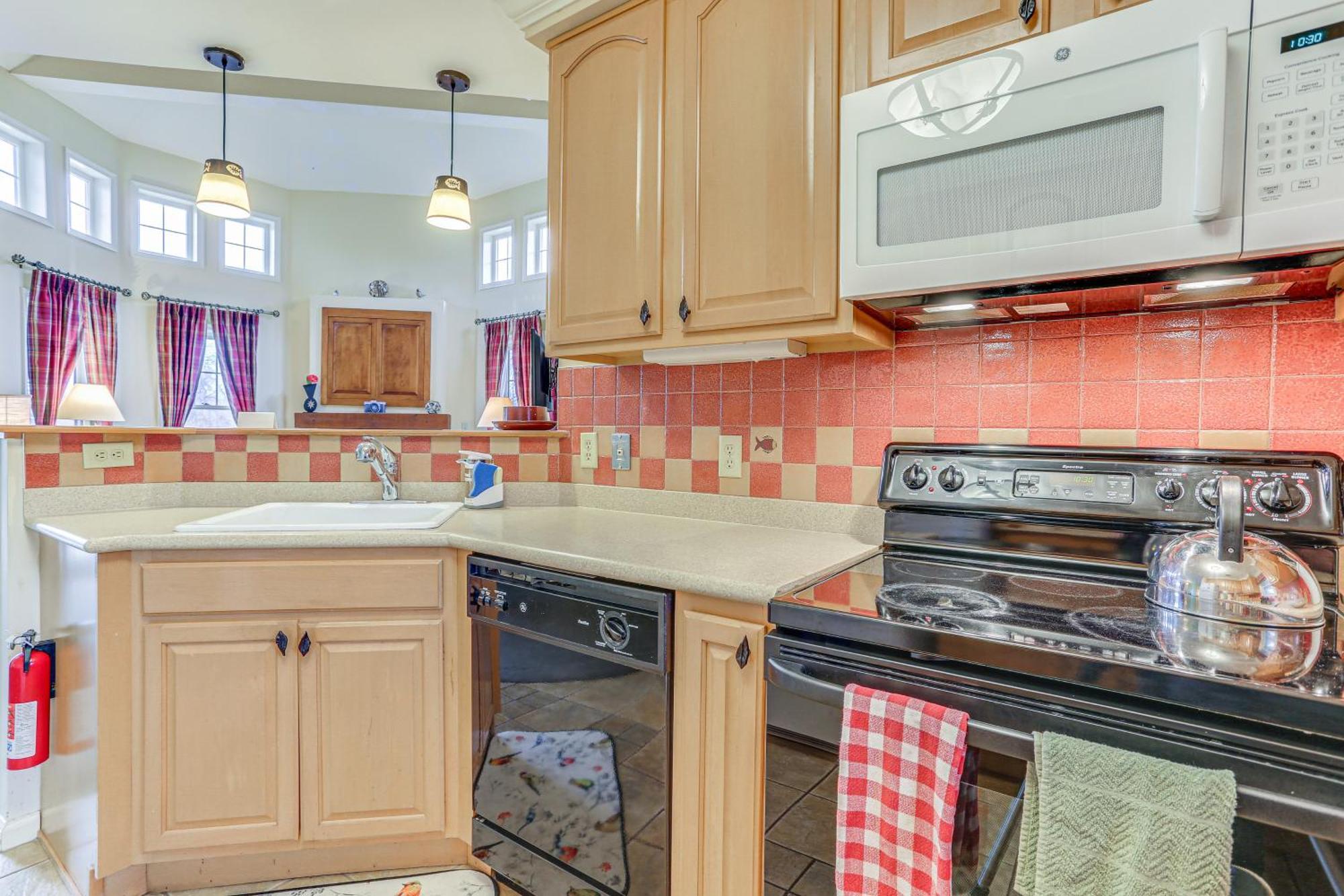 Spacious Condo With View Less Than 1 Mi To Mtn Creek Resort! Вернон Экстерьер фото